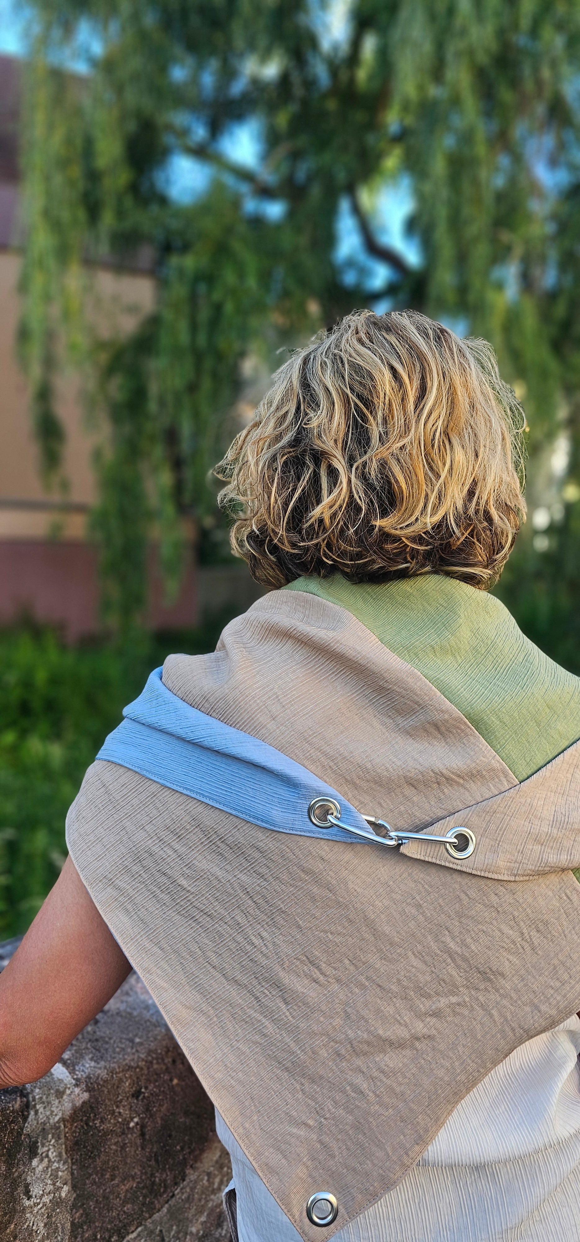 Dreieckstuch mit Karabiner, colour blocking in pastell