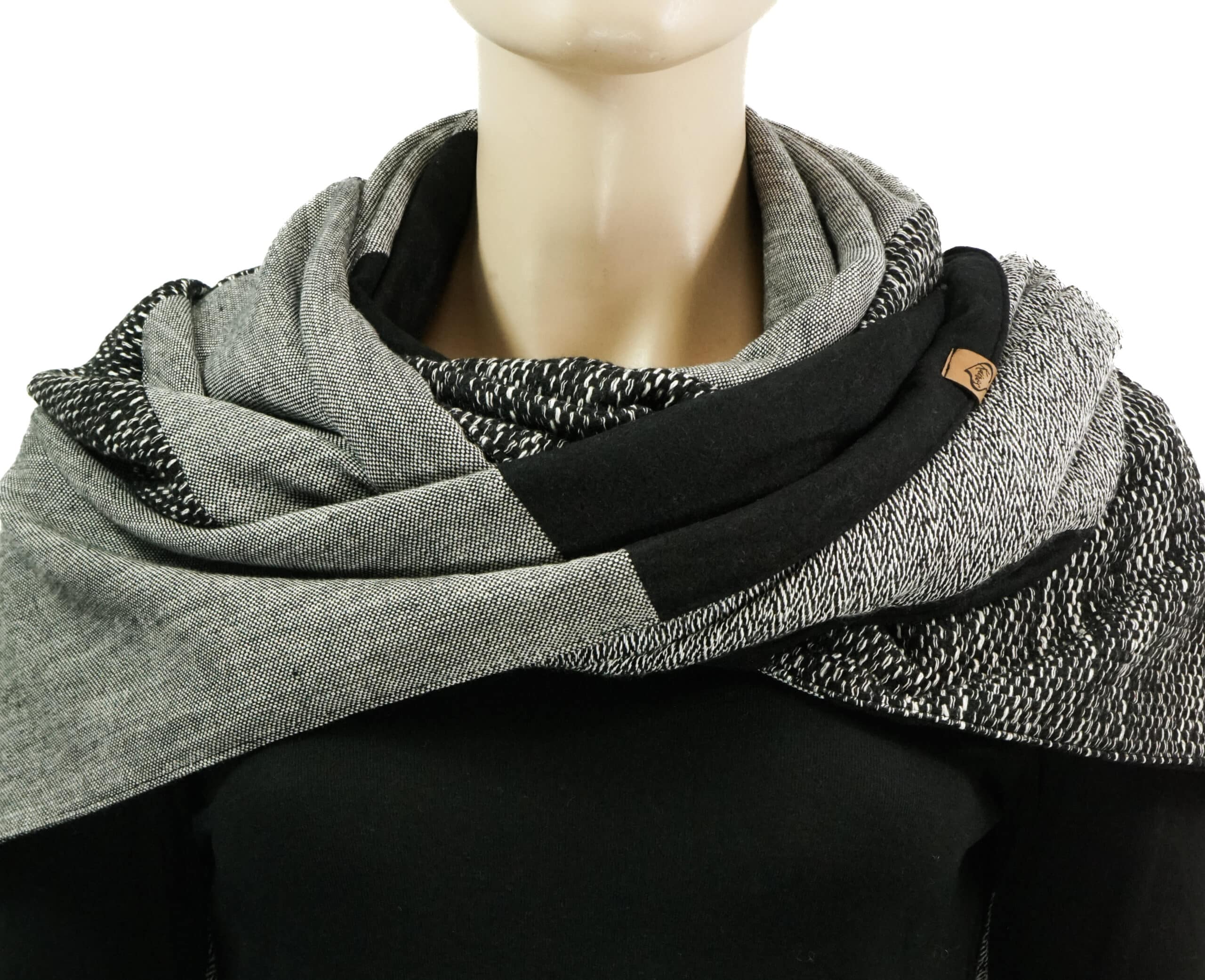 Dreieckstuch mit Karabiner, Wintermix in schwarz und grau