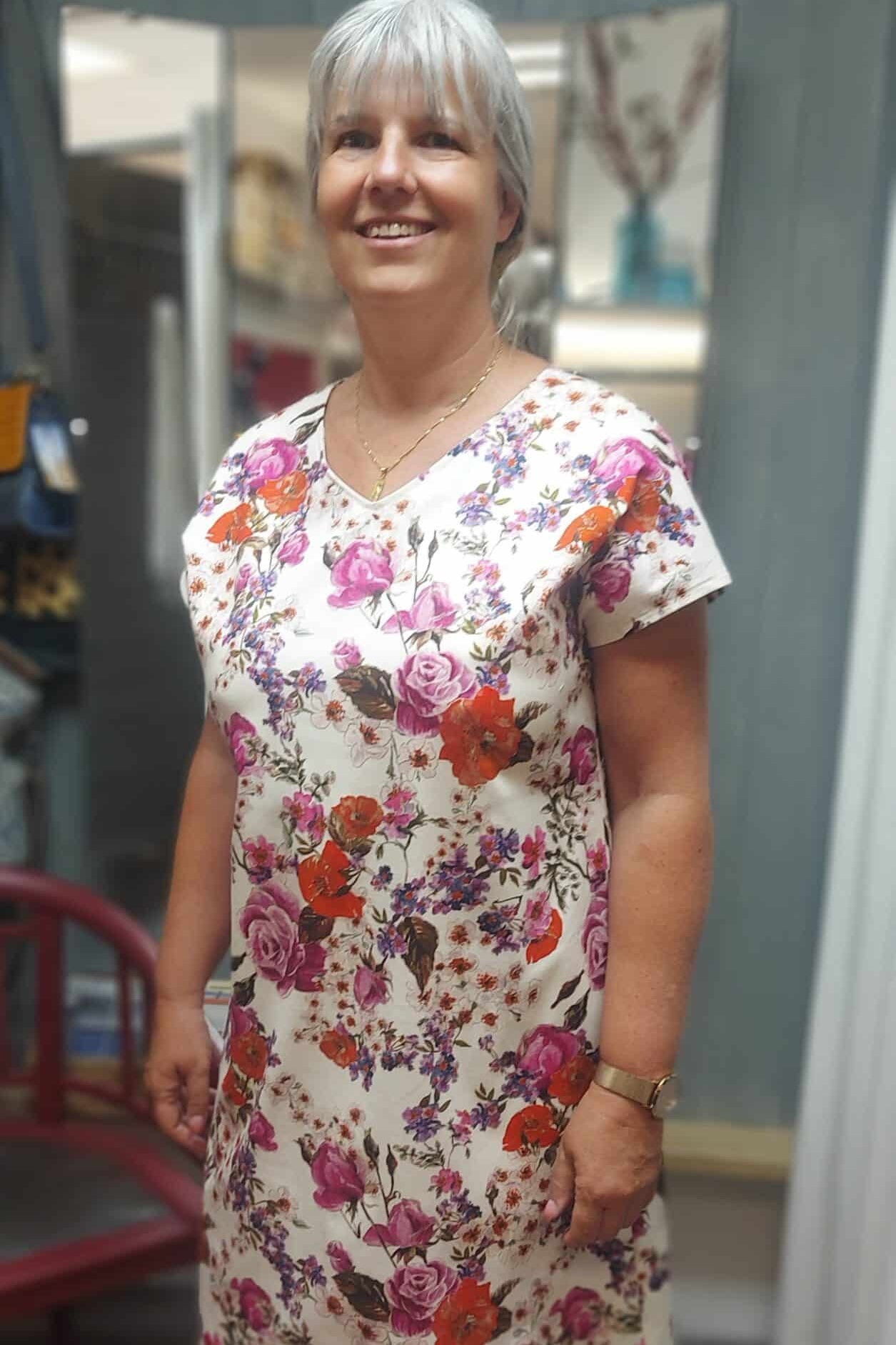 Sommerkleid mit Rosenblüten