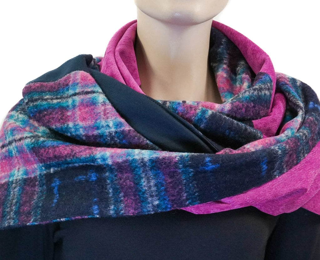 Karabinertuch Pink–Marine im Wollmix – warm & farbstark