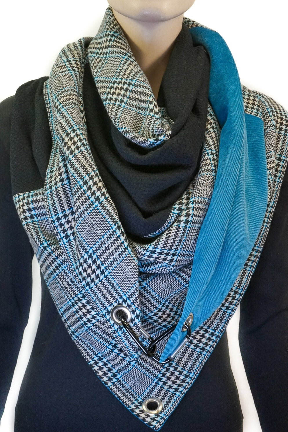 Dreieckstuch mit Karabiner, elegant mit schwarz/petrol