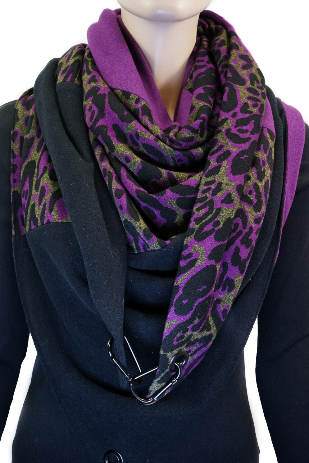 Karabinertuch PURPLE LEO | Lila Strick & Jersey-Print