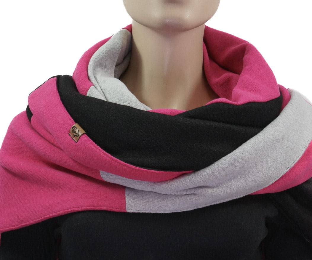 Dreieckstuch mit Karabiner, Colourblocking in weichem Strick, pink-grau-schwarz