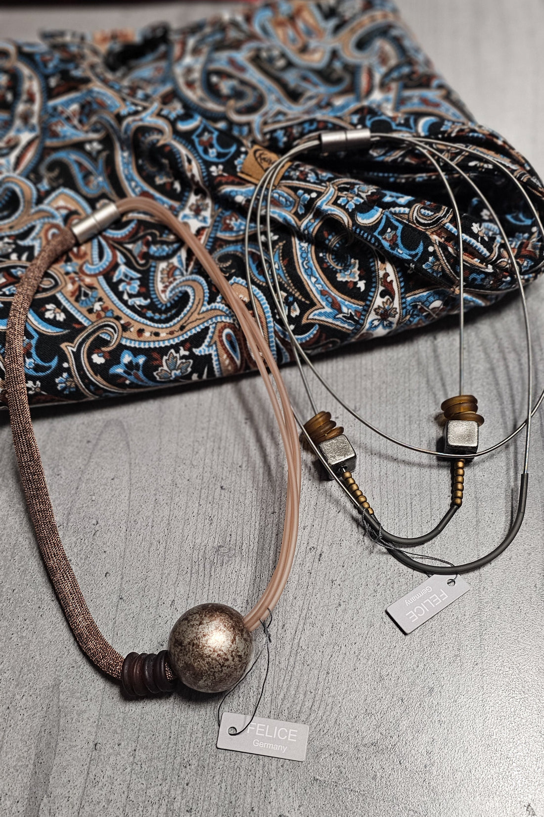 2 Ketten passend zu Paisley Tuch ___ RESERVIERT