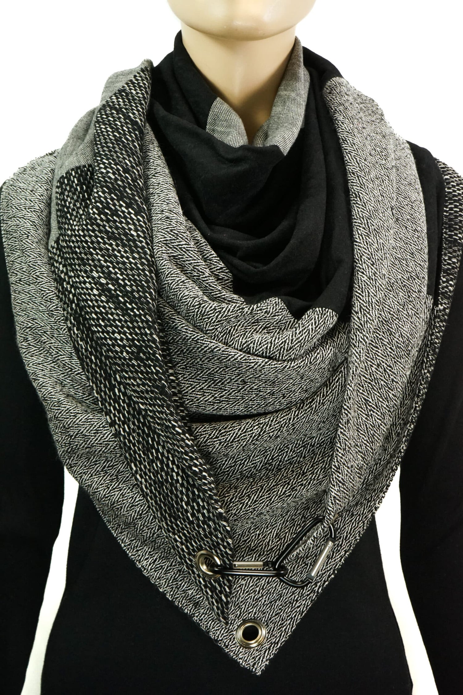 Dreieckstuch mit Karabiner, Wintermix in schwarz und grau