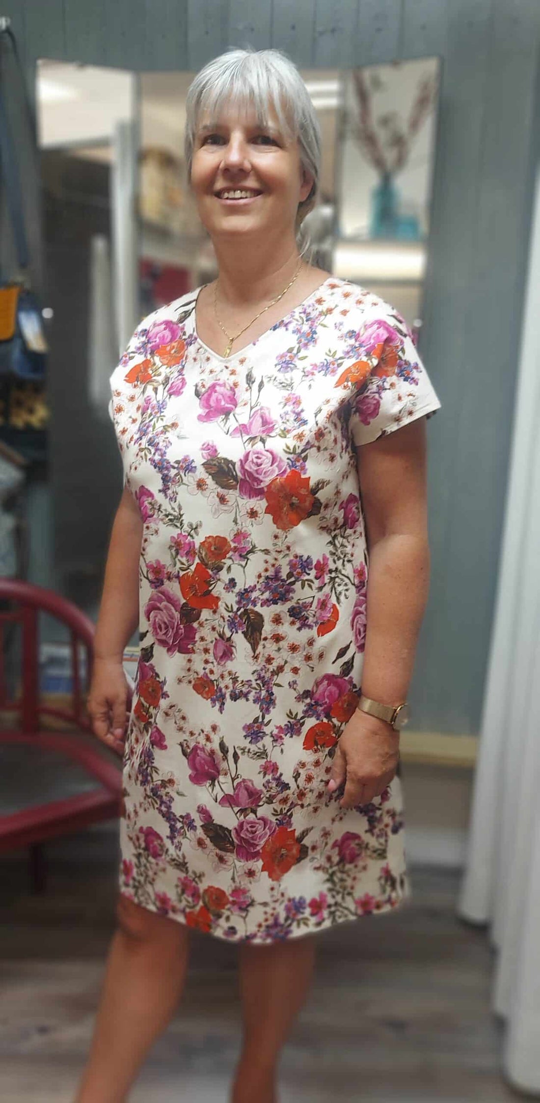 Sommerkleid mit Rosenblüten