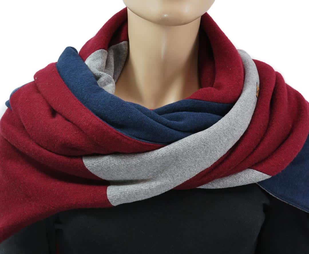 Dreieckstuch mit Karabiner, Colourblocking in weichem Strick, bordeaux-hellgrau-marine