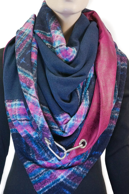 Karabinertuch Pink–Berry mit Marine – Wollmix &amp; Vintage-Lederimitat