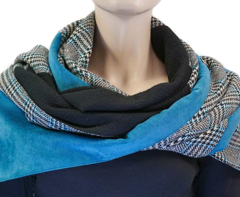 Dreieckstuch mit Karabiner, elegant mit schwarz/petrol