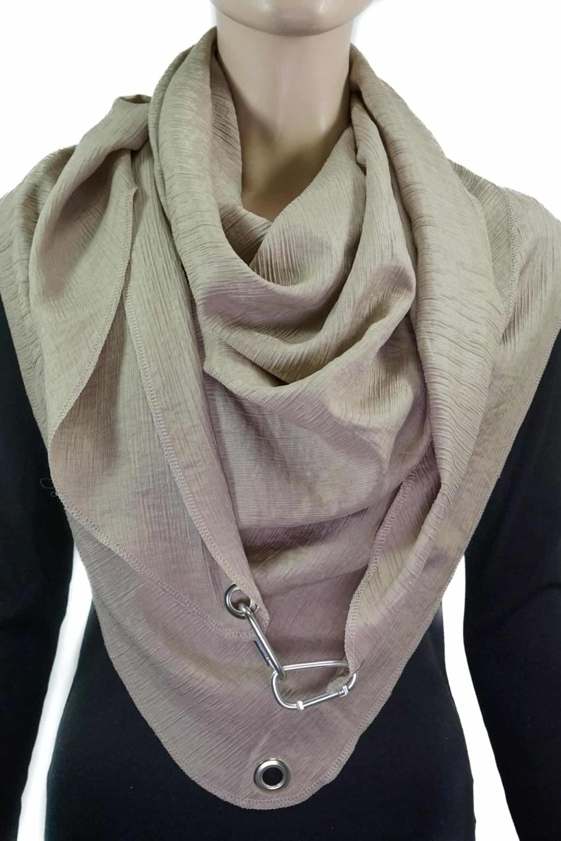 Dreieckstuch mit Karabiner, dünnes Sommertuch in Sandbeige, EINLAGIG