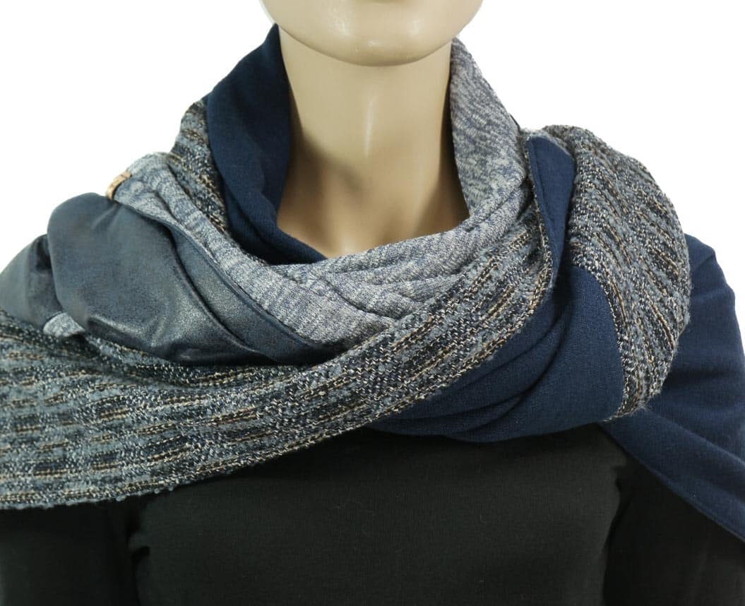 Dreieckstuch mit Karabiner, Wollmix in Blau