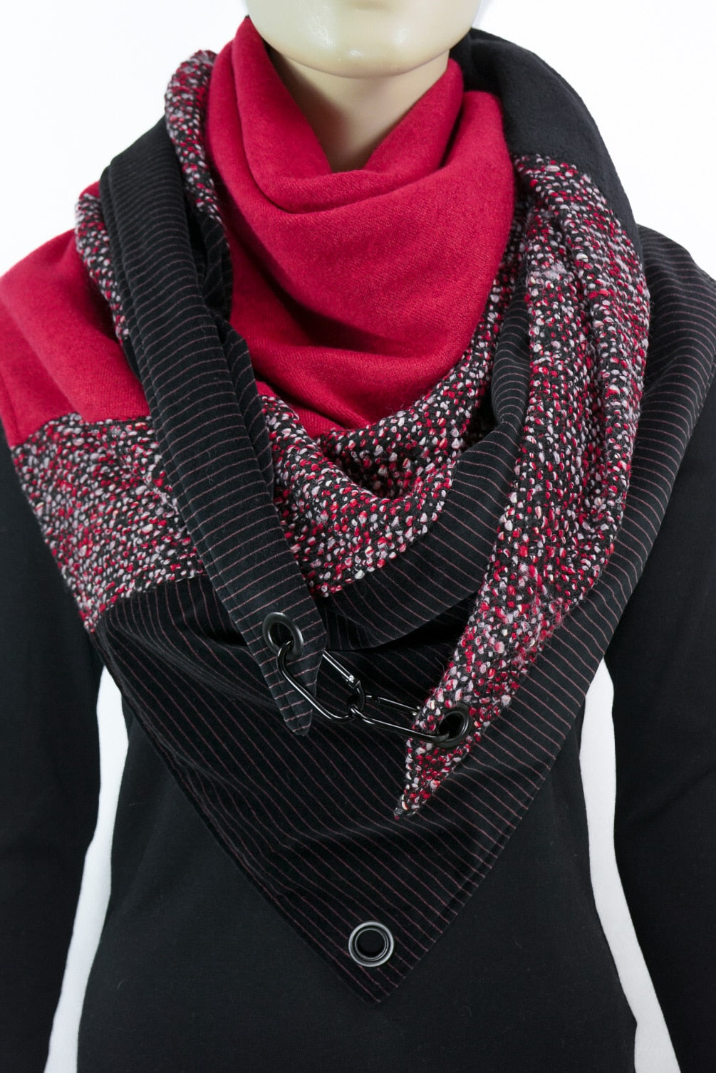 Karabinertuch Rot-Schwarz mit Bouclé &amp; Strick – warm &amp; ohne Wolle