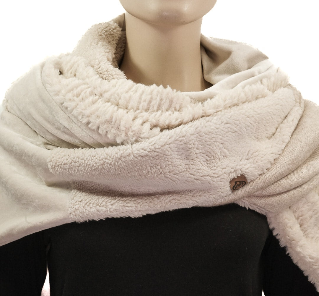 Karabinertuch in hellem Cream – dein kuscheliges Wintertuch
