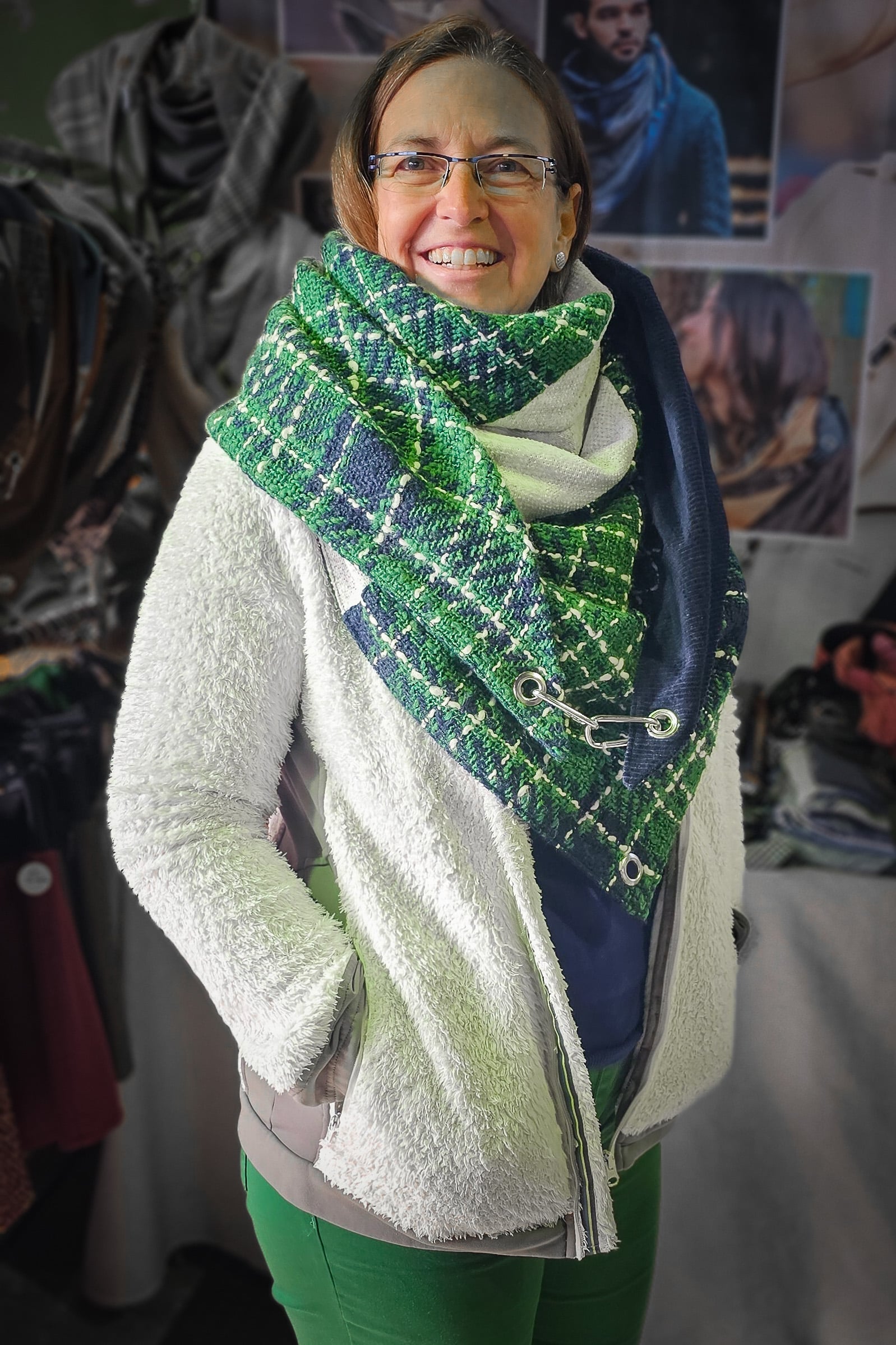 Karabinertuch Marine-Grün mit Cord &amp; Strick – herbstlich &amp; warm