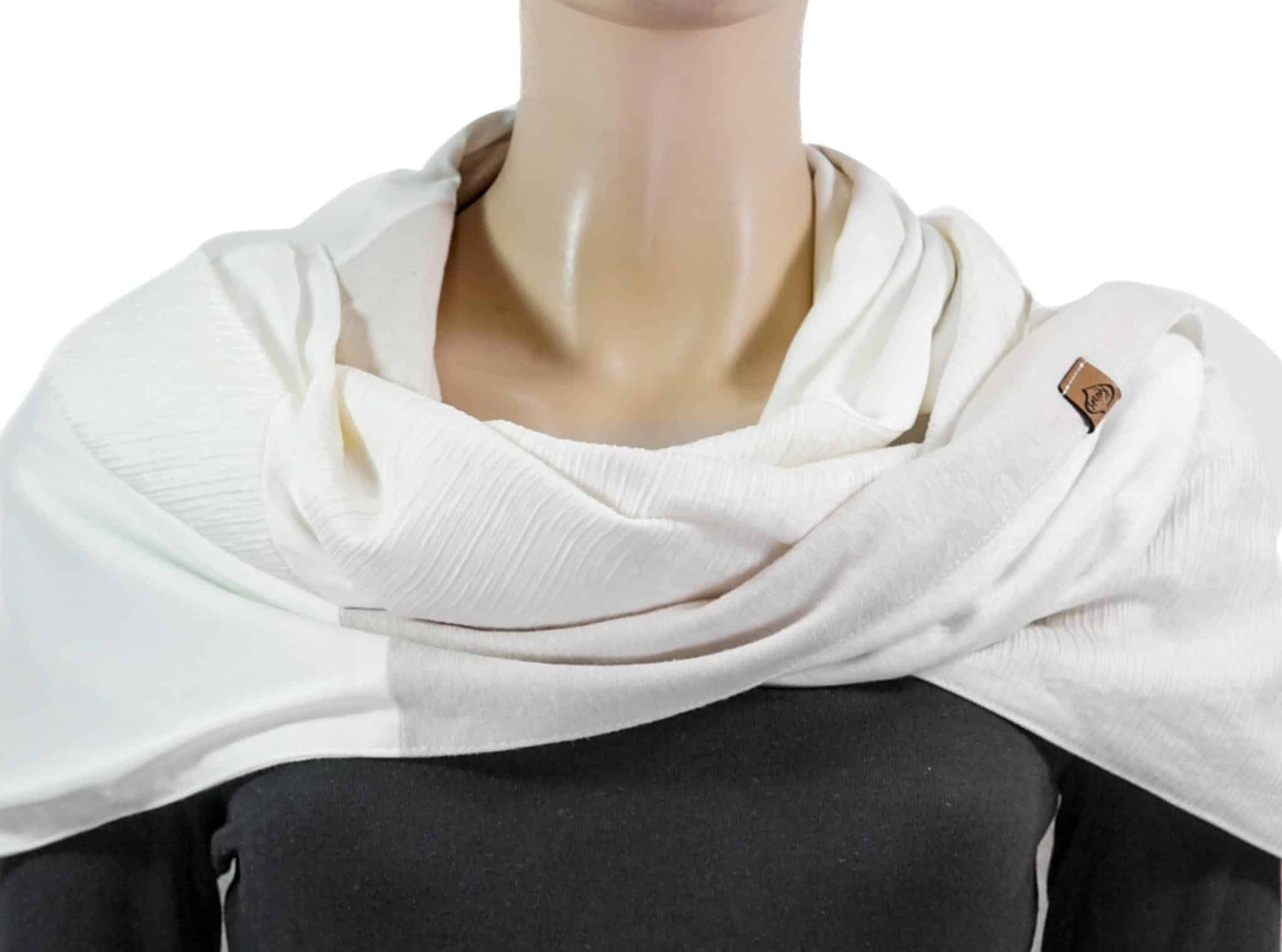 Dreieckstuch mit Karabiner, Materialmix in creme-sand Nuancen
