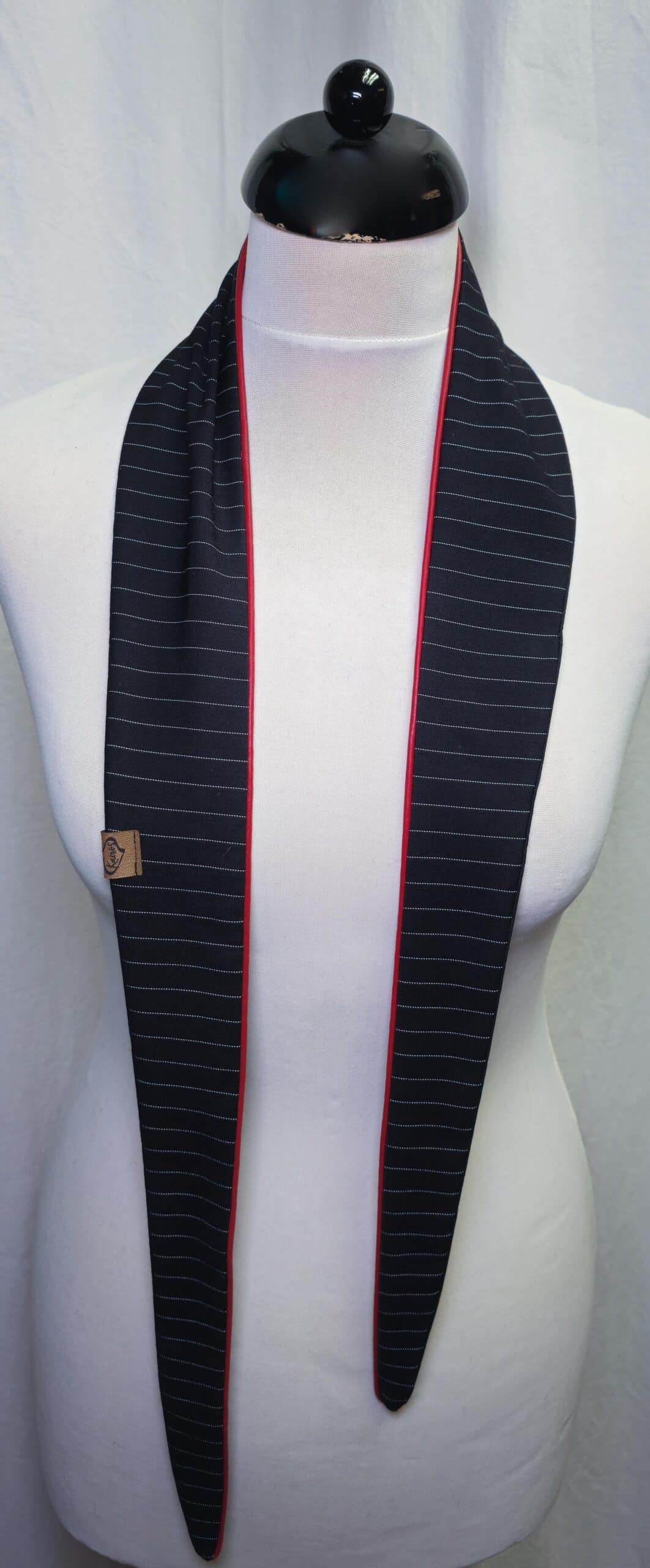 MINI Schal Nadelstreifen-schwarz mit roter Paspel