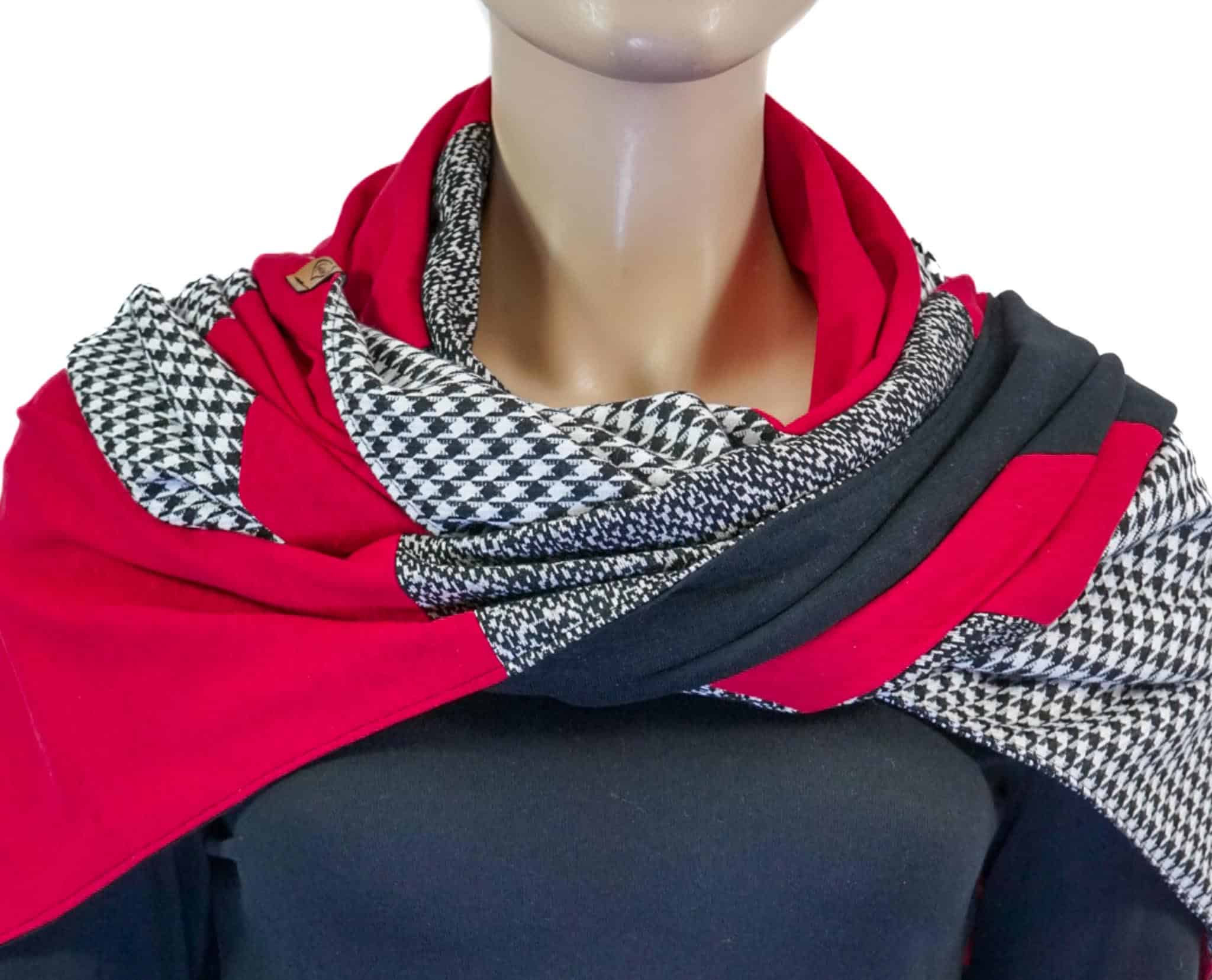 Dreieckstuch mit Karabiner, Hahnentritt mit Schwarz und Rot