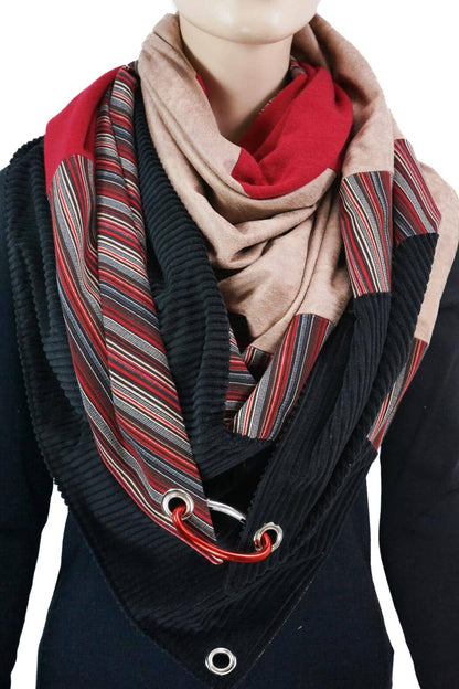 Dreieckstuch mit Karabiner, Mustermix Schwarz/Rot Streifen