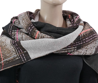 Dreieckstuch mit Karabiner, Karo im Chanel Style