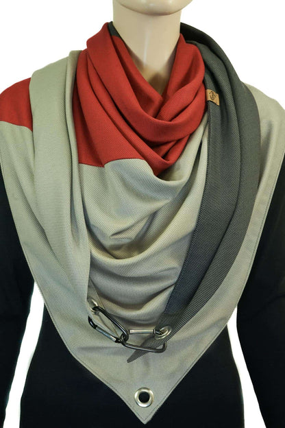 Dreieckstuch mit Karabiner, Colour blocking, Sandbeige-Rot-Anthrazit