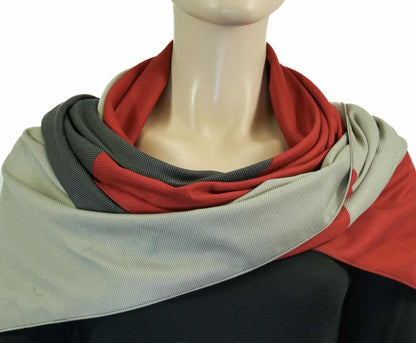 Dreieckstuch mit Karabiner, Colour blocking, Sandbeige-Rot-Anthrazit