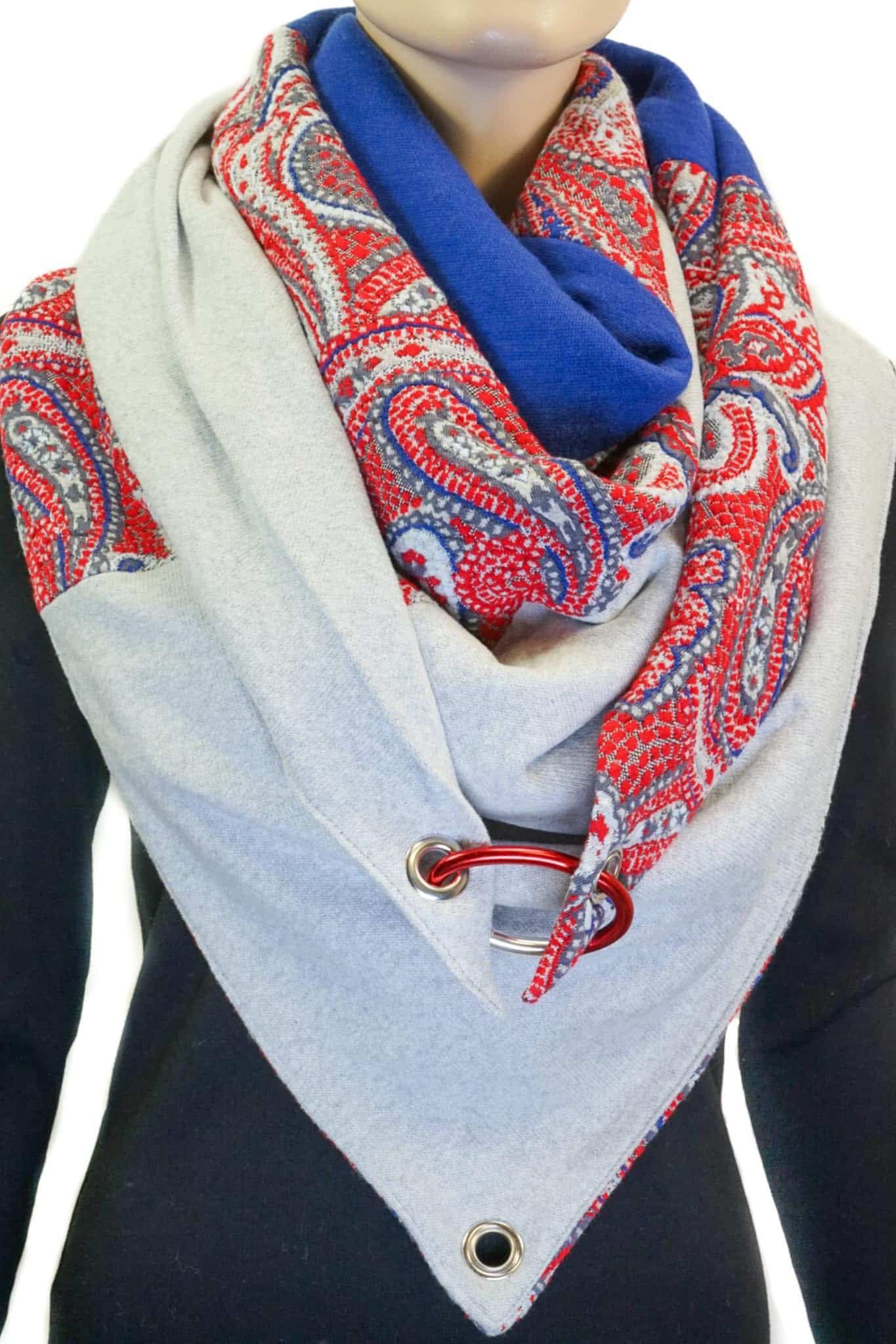 Karabinertuch RED PAISLEY WINTER, kräftiges Rot, kühles Blau &amp; weiche Strickstoffe