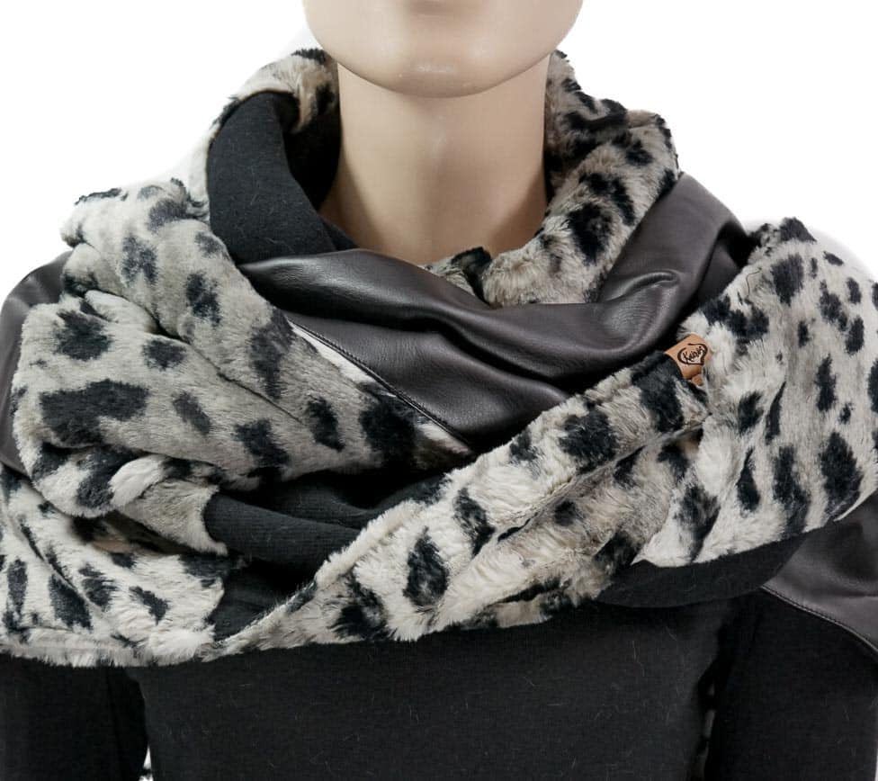 Karabinertuch Panther Schwarz | Kunstfell, Lederlook &amp; Strick | PREORDER