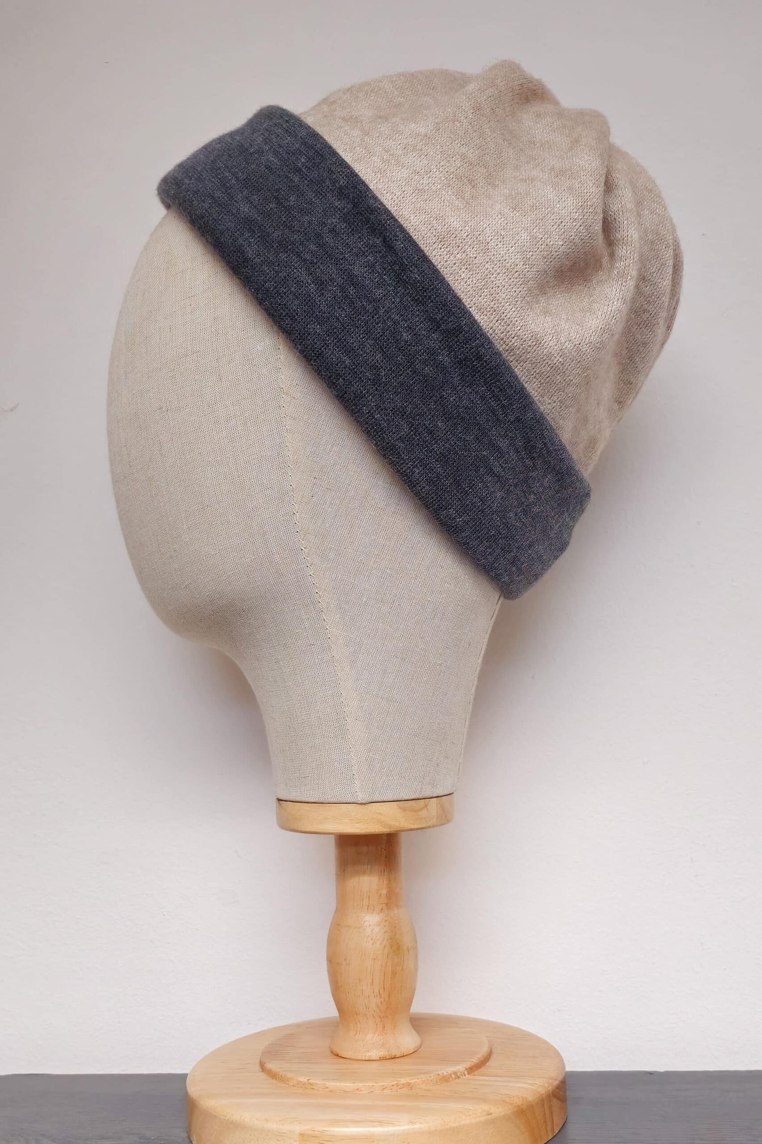 TWIST Mütze Strick Grau-Sandbeige
