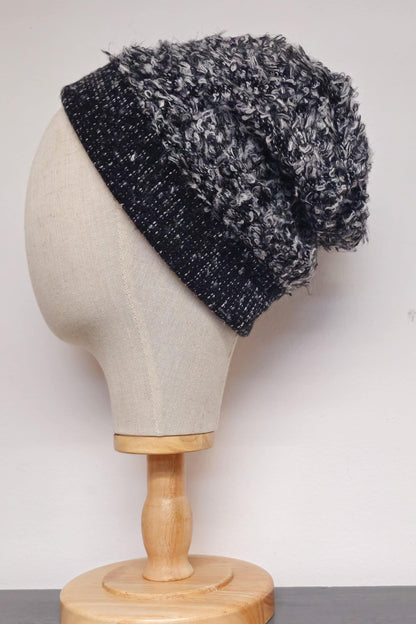 TWIST Mütze Bouclé Grau-Schwarz