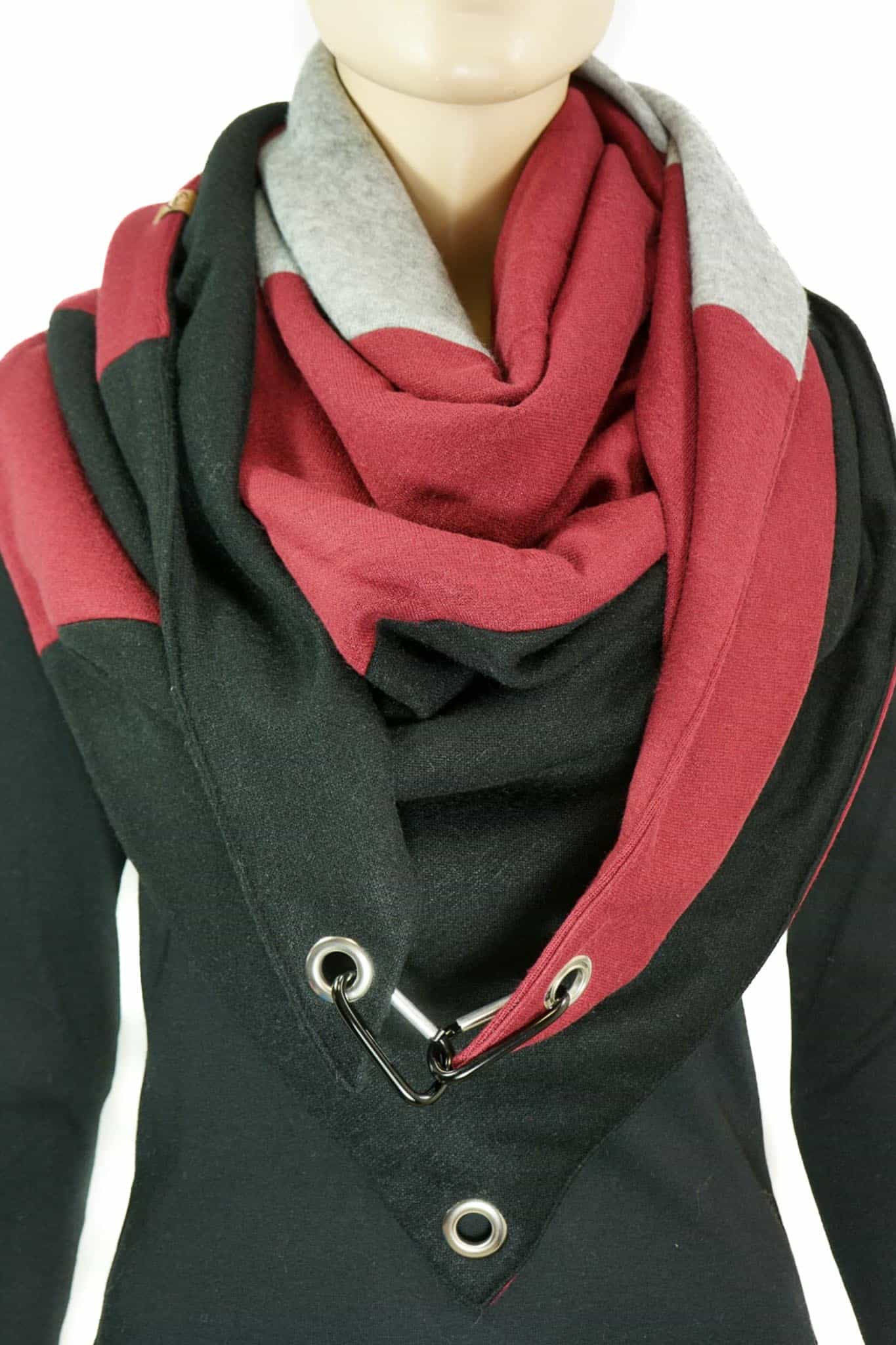 Dreieckstuch mit Karabiner, Colourblocking in weichem Strick, rot-schwarz-naturweiß